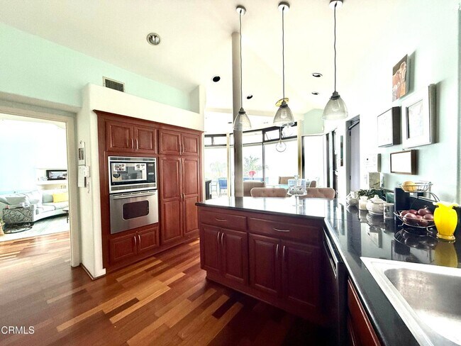 Photo - 1445 Bounty Way