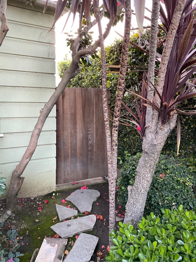 Photo - 2571 S Bundy Dr Unit 2571