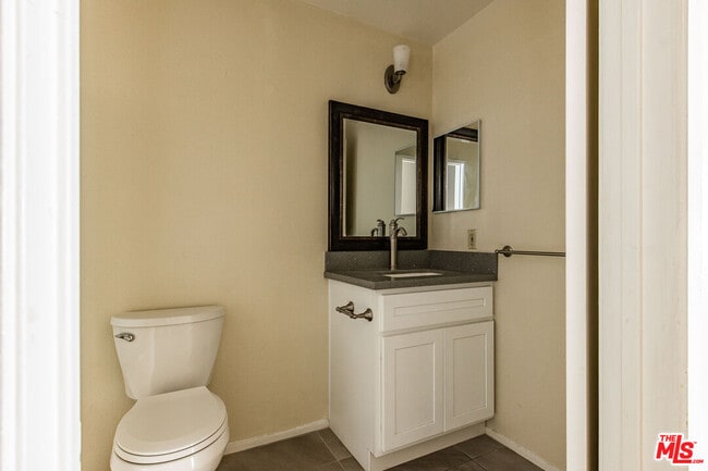 Photo - 820 S St Andrews Pl