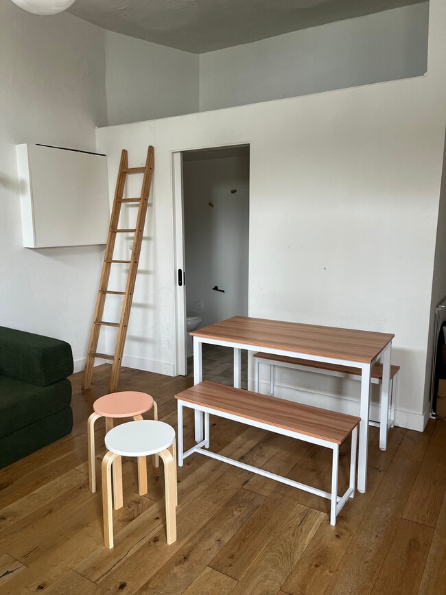 Photo - 1341 1/2 Lilac Ter Unit Lilac