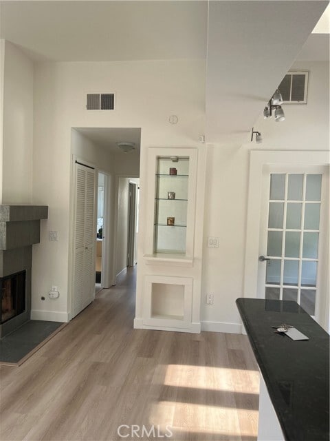 Photo - 47 Grenada St Unit 155