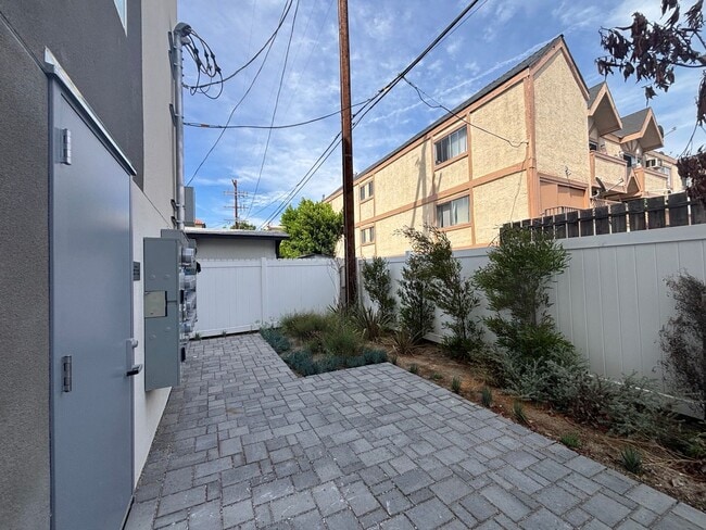 Photo - 5262 Cleon Ave Unit 301