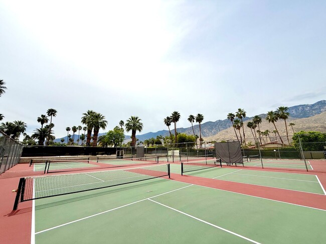 Building Photo - Furnished One Bedroom - Long Term - Smoke Tree Raquet Club Unit 511