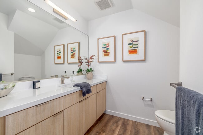 3BR, 3BA - 1,356SF - Bathroom - Desert Meadows Apartments and Townhomes