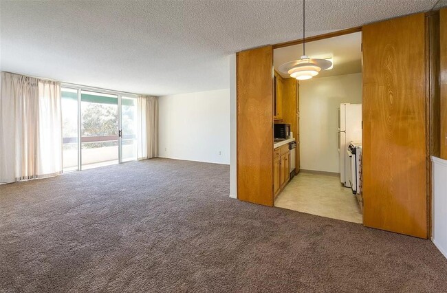 Photo - 6333 La Jolla Blvd