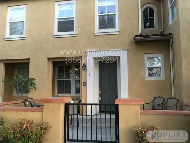2 Bed, 3 Bath Townhome Near Parks, Shoppin... - 2 Bed, 3 Bath Townhome Near Parks, Shoppin...