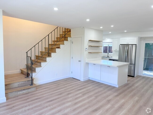Building Photo - 3305 Green Ln Unit B Rental