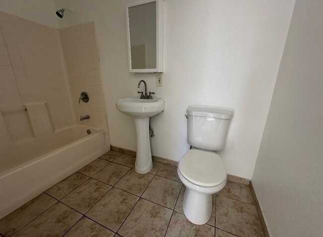 Photo - 405 E Esther St Unit 407 1/2