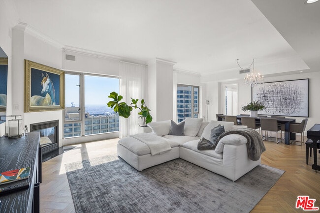 Building Photo - 10727 Wilshire Blvd