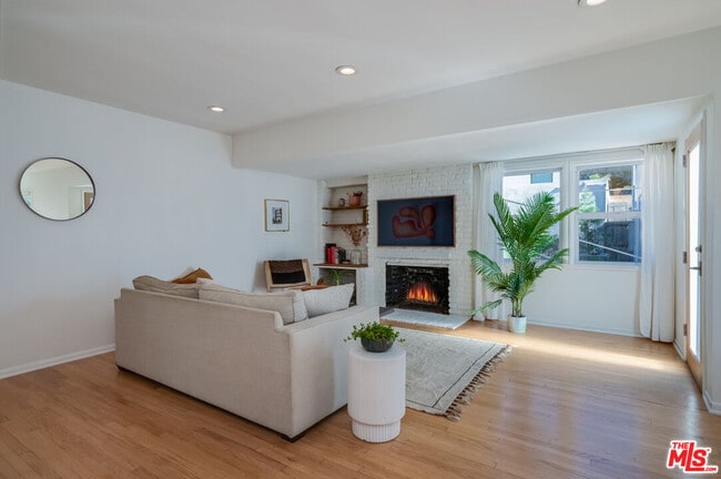 Photo - 1034 Vernon Ave