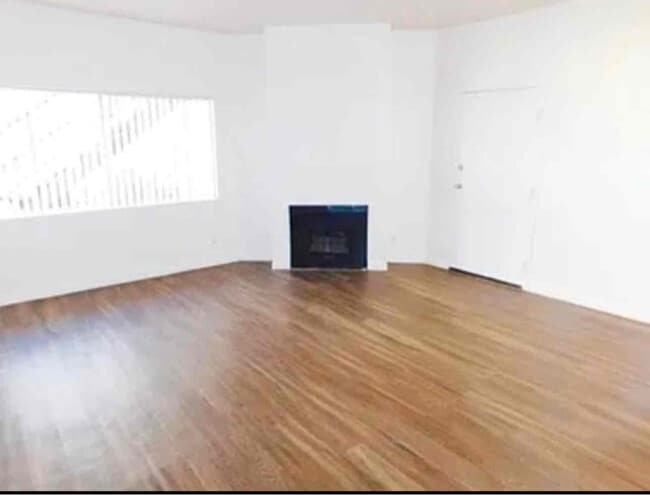 Photo - 14805 Magnolia Blvd Unit 102