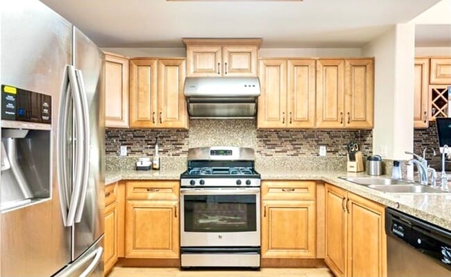 Building Photo - 11 S 3rd St Unit 331