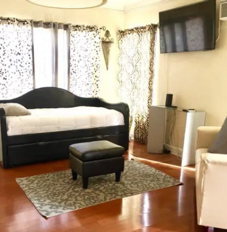 TwinXL Daybed - 1203 Gordon St Unit 1205