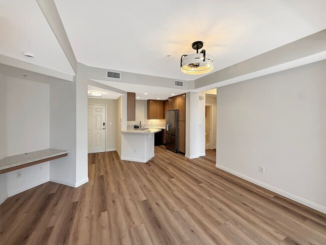 2BR/2BA with Dual Patios in Prime Downtown... - 2BR/2BA with Dual Patios in Prime Downtown... Condo Unit 315