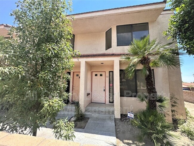 Building Photo - 401 E Vista Chino