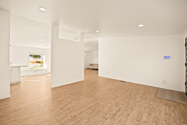 Photo - 62851 Aberdeen Dr