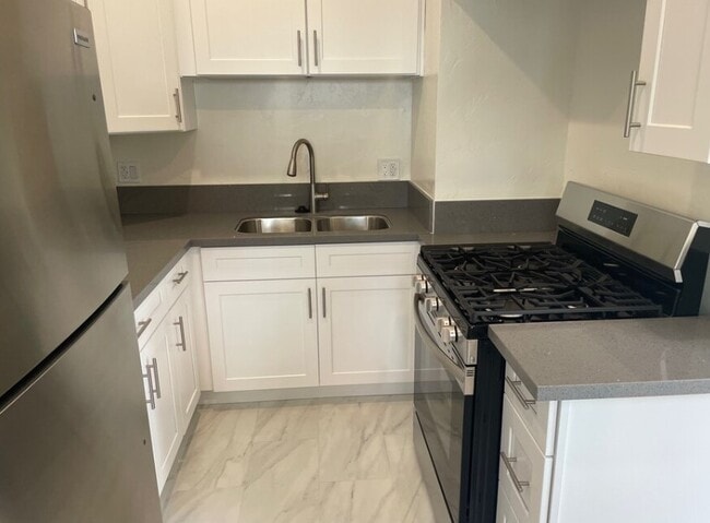 Photo - 1230-1232 N Flores St