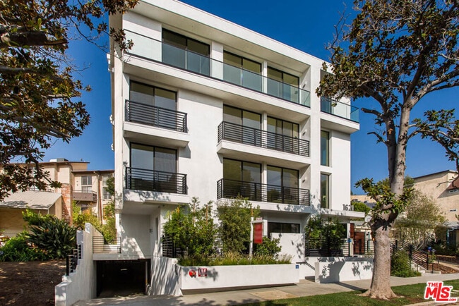 Photo - 1621 Malcolm Ave