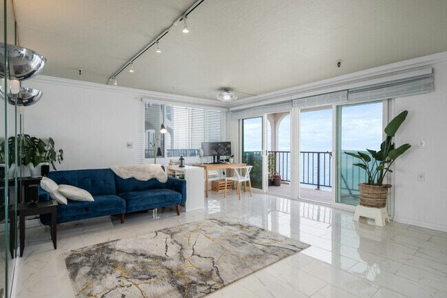 Photo - 565 Esplanade Unit 108