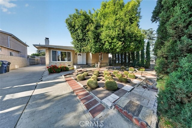 Photo - 11407 Delano St