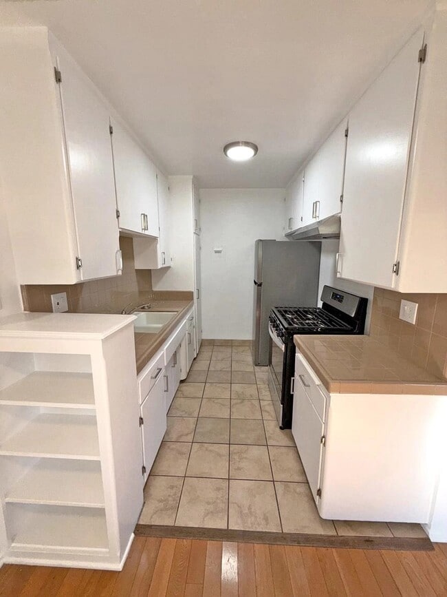 Photo - 1852 N Wilton Pl Unit 3
