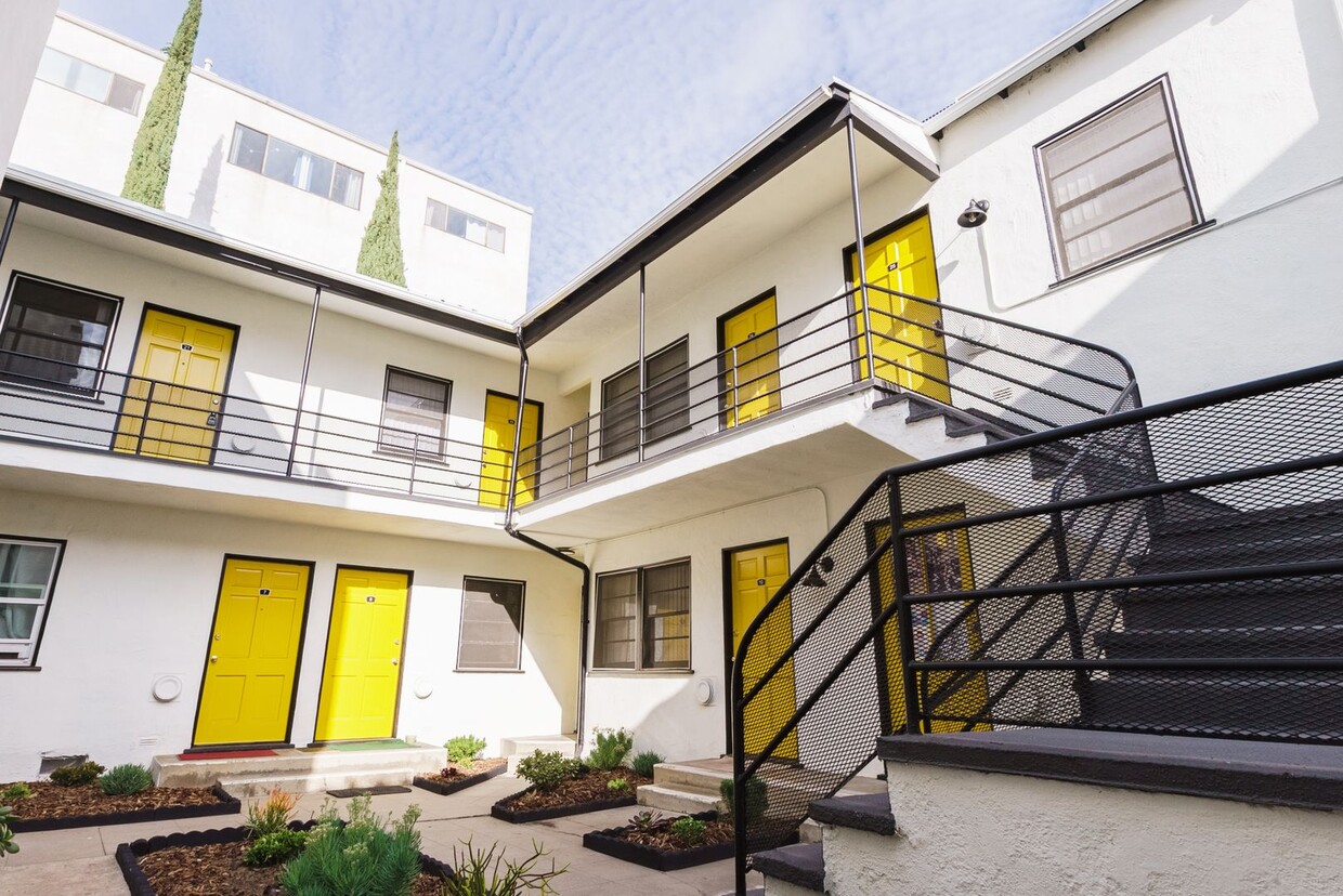 Floor Plan - UCLA STUDENT DISCOUNT: $700 OFF AT MOVE-IN! 944...