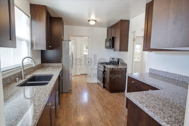 Photo - 24943 Chestnut St