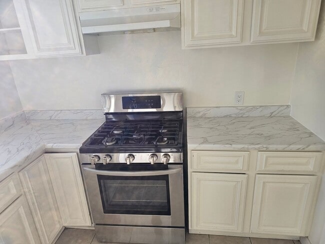 Photo - 16594 Orange Way