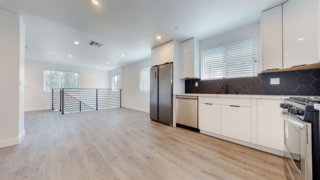 Photo - 1435 Westmoreland Ave Unit 1435