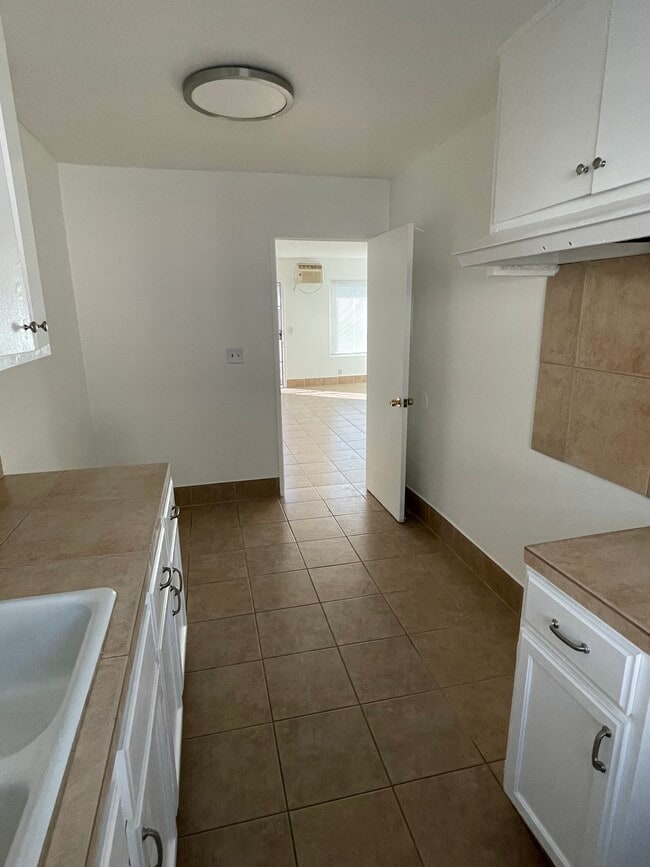 Studio 2nd kitchen view - 1513 S Arlington Ave