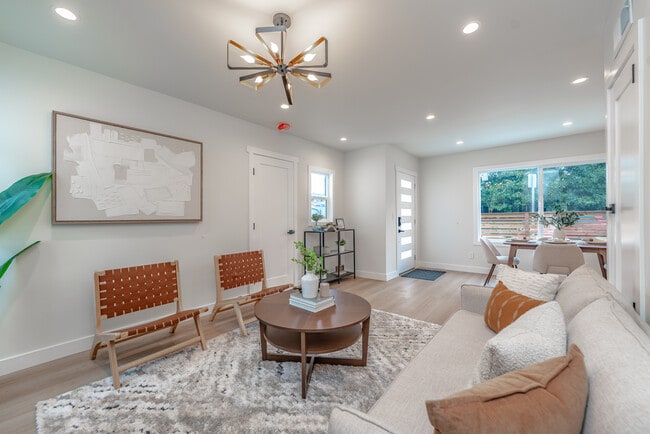 Photo - 8629 Guthrie Ave