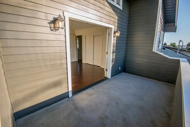 Photo - 1012-1014 Manzanita St Unit 1012