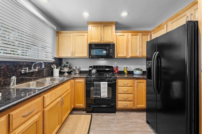 Photo - Somerset Apartments