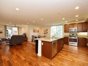 Photo - 533 Rockefeller