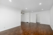 1BR, 1BA - 750SF - Living Room - 7550 Fountain Ave