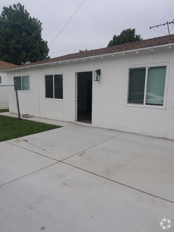 Building Photo - 7934 Newlin Ave Rental