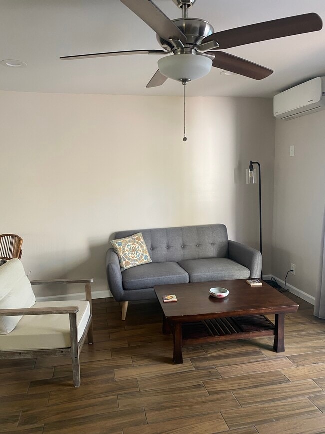 Building Photo - 3675 Kelton Ave Unit detached apartment