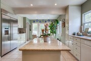 Photo - 129 S Swall Dr House
