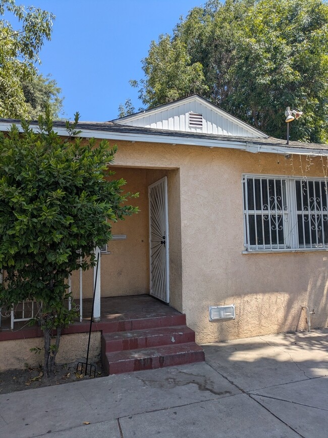 Building Photo - 1513 E 106th St Unit 1513