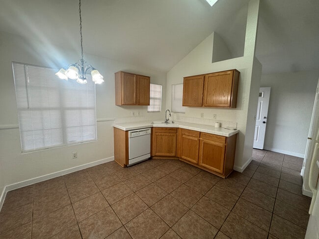 Photo - 7800 Buckeye St