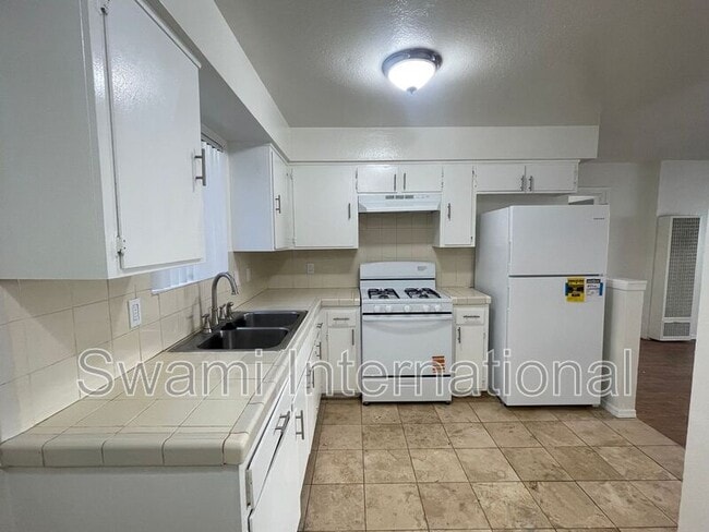 Photo - 345 Stepney St Unit 05