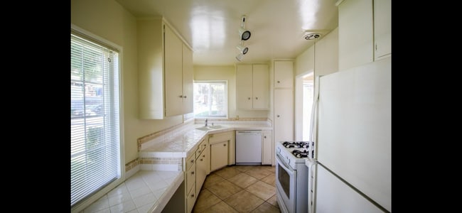 Photo - 9966 Glencrest Cir