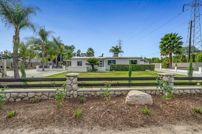 Building Photo - 9950 La Docena Ln