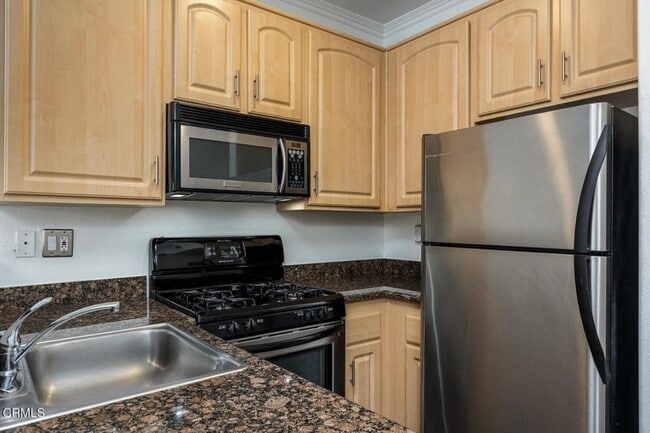 Photo - 300 N El Molino Ave Unit 309