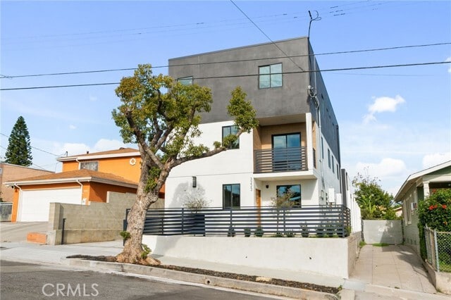 Building Photo - 3223 Lanfranco St