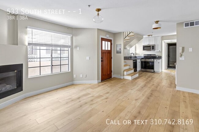 Photo - 533 South St Unit 1