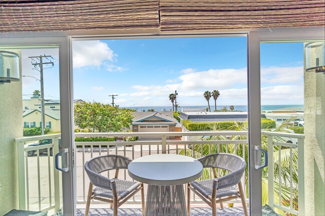 Photo - 5366 La Jolla Blvd Unit 101C