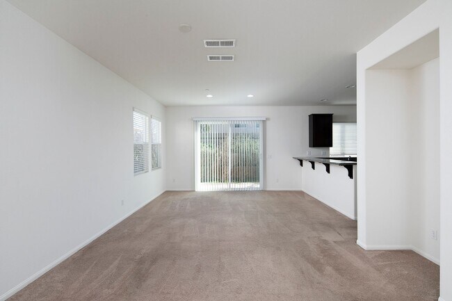 Photo - Spacious Two Bedroom Townhouse in Imperial...