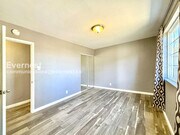 Photo - 2571 Judson St