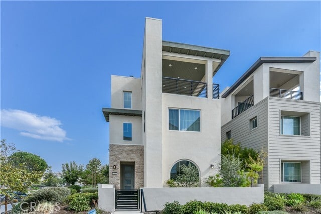 Building Photo - 113 Pitch